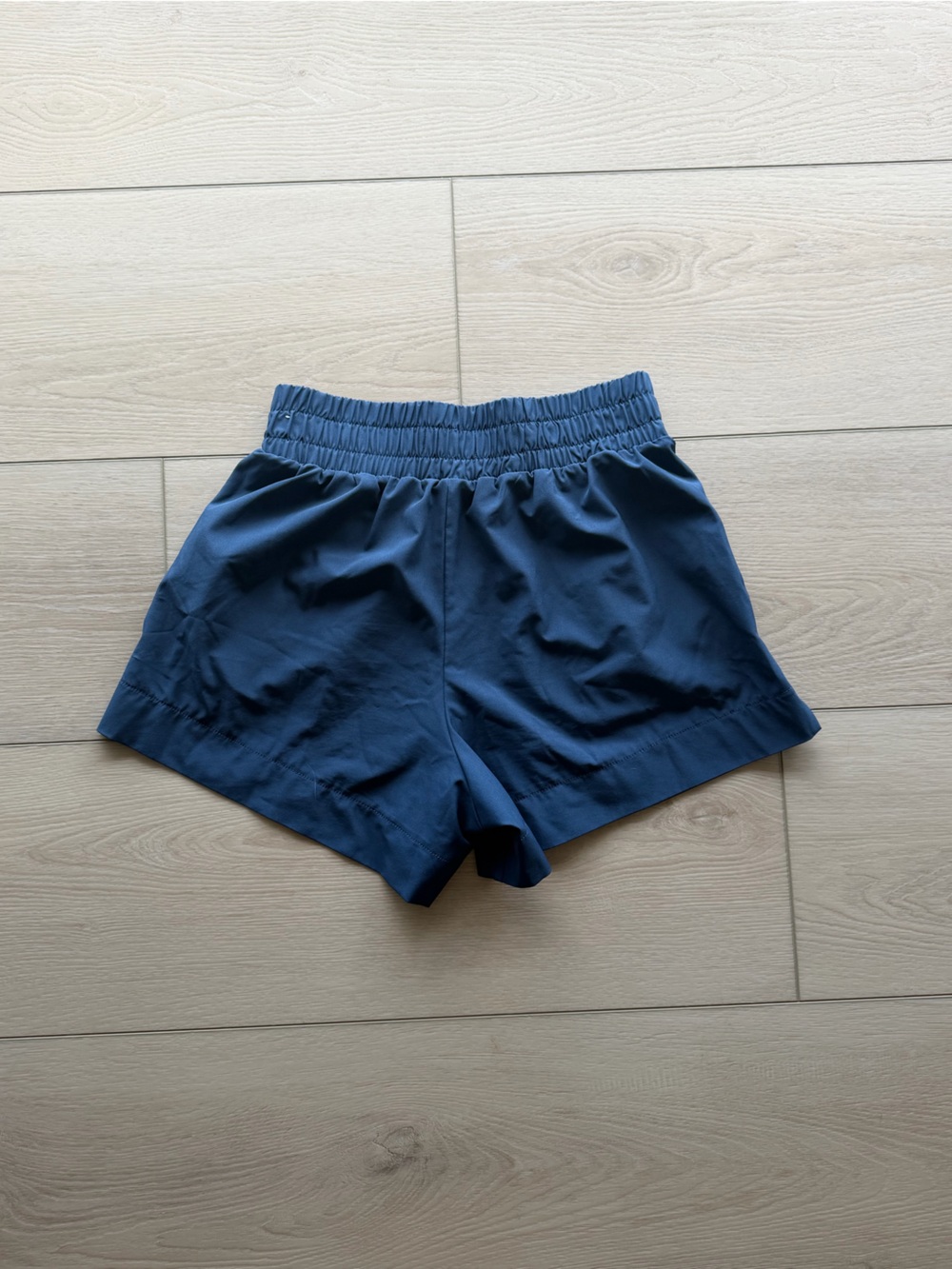 Abercrombie smock waist athletic shorts - Picture 3 of 3